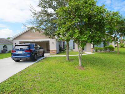 2112 SE Holland Street, Port Saint Lucie, FL 34952