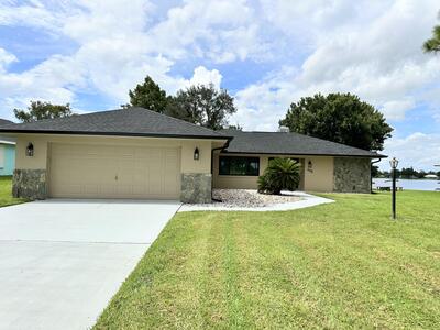 425 Lake August Drive, Lake Placid, FL 33852