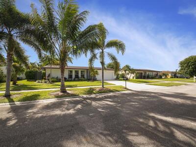 6372 Sleepy Willow Way, Delray Beach, FL 33484