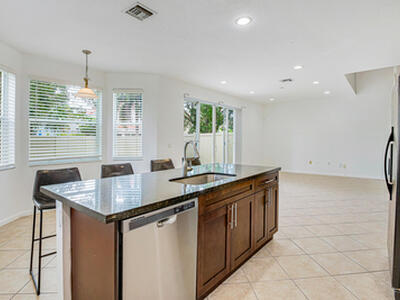 9038 Dupont Place, Wellington, FL 33414