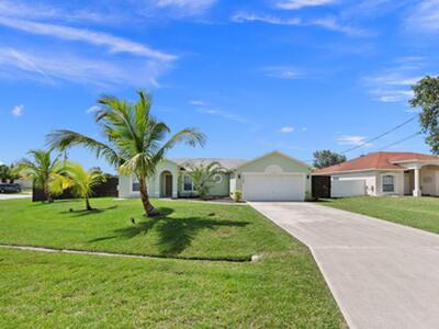 5789 NW Belwood Circle, Port Saint Lucie, FL 34986