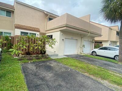 8239 NW 8th Court, Plantation, FL 33324