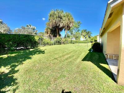 121 Country Club Way, Royal Palm Beach, FL 33411